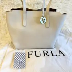 美品　FURLA オフホワイト トートバッグ　レザー　サリー　フルラ　バック