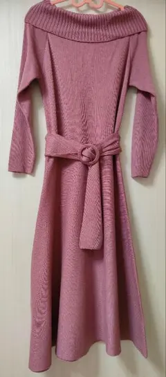 上品可愛オフショルニットワンピース　ほぼ新品　Msize