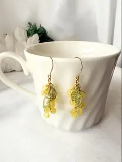 【ハンドメイド】【天然石】 春色ミモザのピアスB イヤリング変更可