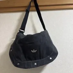 adidas ショルダーバッグ グレー