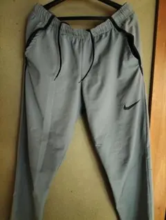 Nike グレー トレーニングパンツ