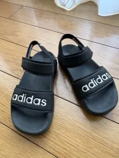 adidas 子供サンダル18cm