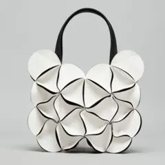 ELEMOOD エレムード お花モチーフ 2way ショルダーハンドバック極美品 2025年最新】エレムードお花の人気アイテム - メルカリ