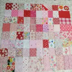 綿生地 パッチワーク カットクロス 赤 ピンク 花柄 水玉 苺 8cm 80枚