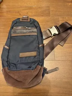 マスターピースのボディバッグ