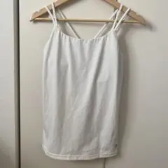 SUKALA カップ付きバックストラップキャミソール