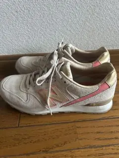 Item thumbnail for item 5e671b4e-4f96-491f-a6db-a51f195416c5