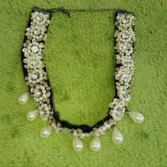 ビーズ装飾エレガントチョーカー