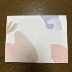 IZ*ONE / BLOOM*IZ