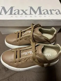 Item thumbnail for item 605303cd-b0f0-49c8-8b8d-6e593b976096