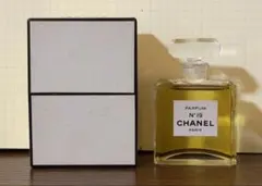 2026年最新】CHANEL NO.19の人気アイテム - メルカリ
