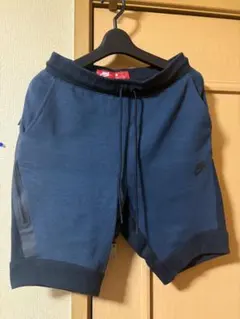 【NIKE ナイキ テックフリースハーフパンツ】