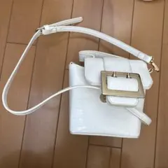 ホワイト　 バック　ショルダー　箱型