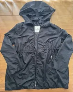 MONCLER ブラックフード付きコート