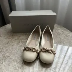 チャールズアンドキース ゴールドチェーン バレエパンプス 37のサムネイル