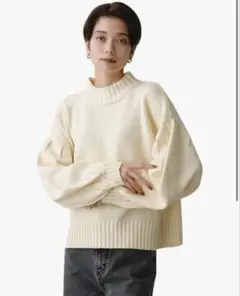 AZUL アイボリーハイネックニットバルーンスリーブ