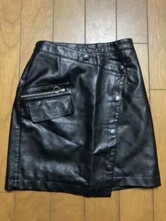 値下げ　新品　未使用❤️CECIL Mc BEEセシルマクビー合皮ミニスカート