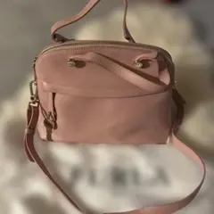 FURLA パイパー M グレージュ - メルカリ