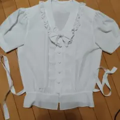 インゲボルグ　ホワイト フリルリボン 半袖ブラウス