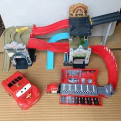 トミカ ライトニング・マックィーン レースコースセット
