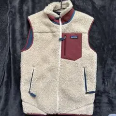 patagonia フリースベスト クリーム/ワインレッド