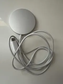Apple 純正品 MagSafe充電器（1m） ​​​​​​​ワイヤレス充電