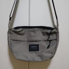SOBIA グレー ナイロン ショルダーバッグ
