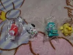 ♡サンリオ♡キャラを抱っこしてるフィギィア♡