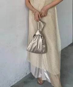 AIC.ゴールド アシンメトリーミニバッグ