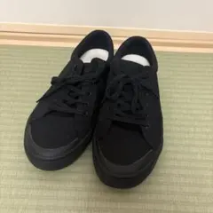 GU メンズ　スニーカー　黒のサムネイル