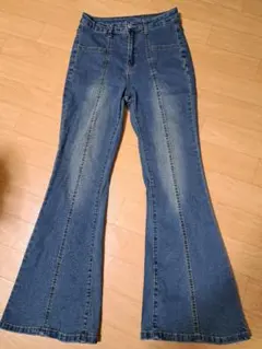 センターシーム フレアデニムパンツ