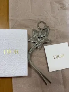 Dior 星型チャーム キーホルダー ノベルティ 新品未使用 箱付き