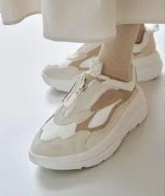 【美品】UGG emmi ジッパー付きスニーカー　W CA1 ZIP