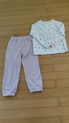 ユニクロ　エアリズム　ウルトラストレッチ　パジャマ　140 リンゴ