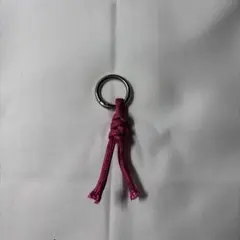 パラコードストラップキーホルダー　ピンク色