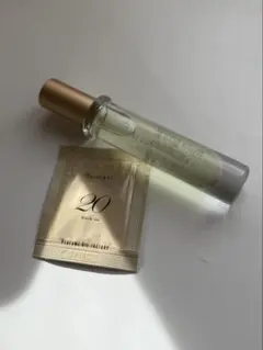 THE PERFUME OIL FACTORY No.8 香水のサムネイル