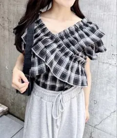 クロスフリルチェックブラウス