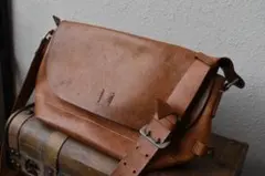 H 1203 MANO FECE／本革レザー／ショルダーバッグ