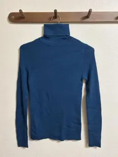 UNIQLOタートルネックニット