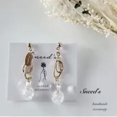 ▪鈴丸ビーズ×ゴールド結びチャーム×メタルチャーム×ピアス／イヤリング