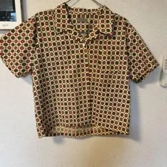 シャツ　柄シャツ