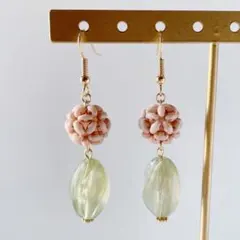 ハンドメイド　ボリュームピアス　ピンク×グリーン