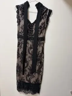 ブラックレースタイトドレス