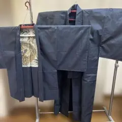 A 大島紬アンサンブル（1）　着物と羽織セット　躾付き　紺地　正絹　男性用　和服