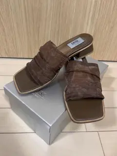 GRISE Le Talon サンダル チャイロ Lサイズのサムネイル