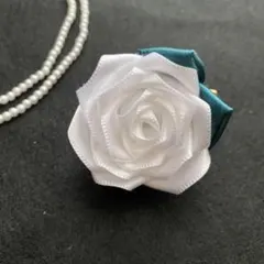 つまみ細工 コサージュ ブローチ 髪飾り 2wayクリップ バラ 白