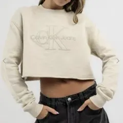 Calvin Klein Jeans☆カルバンクライン クロップドトレーナー