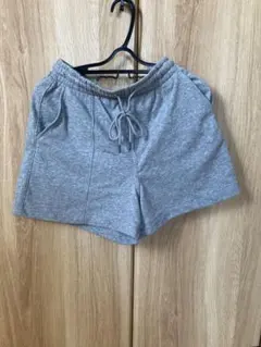 GU グレー ショートパンツ Mサイズ