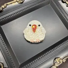 まんまる文鳥 ビーズ刺繍ブローチ ハンドメイド