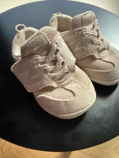 New Balance FIRST ベビーシューズ ベージュ